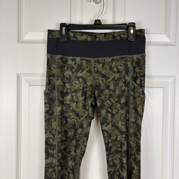 Lululemon speed tight III luxtreme mystic jungle fatigue green black sz 4 - Picture 3 of 12